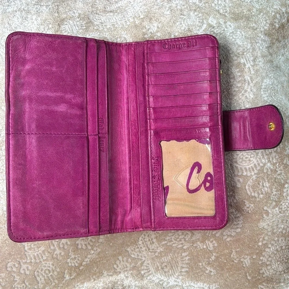 Vintage Juicy Couture Genuine Leather Magenta Bifold Snap Close Wallet w/ Locket